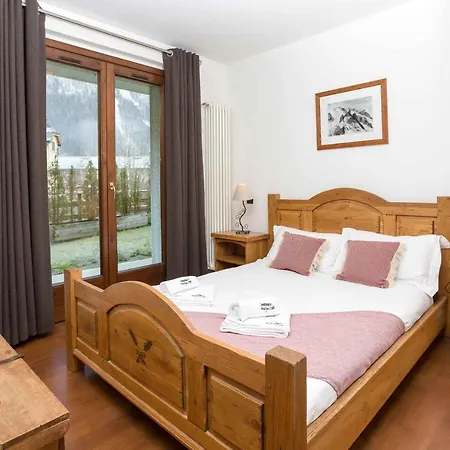 Pothecary -chamonix Year Daire