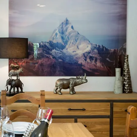 Pothecary -chamonix Year *
